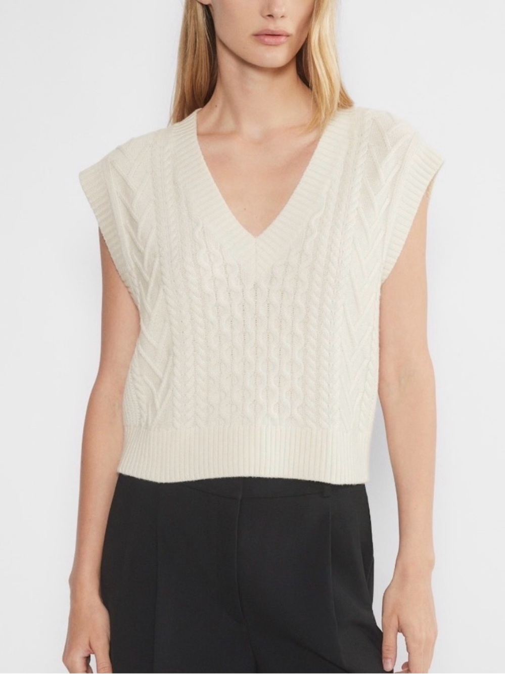 Aritzia Babaton Emporia Merino Wool Cable Knit Sweater Vest Large minimalist